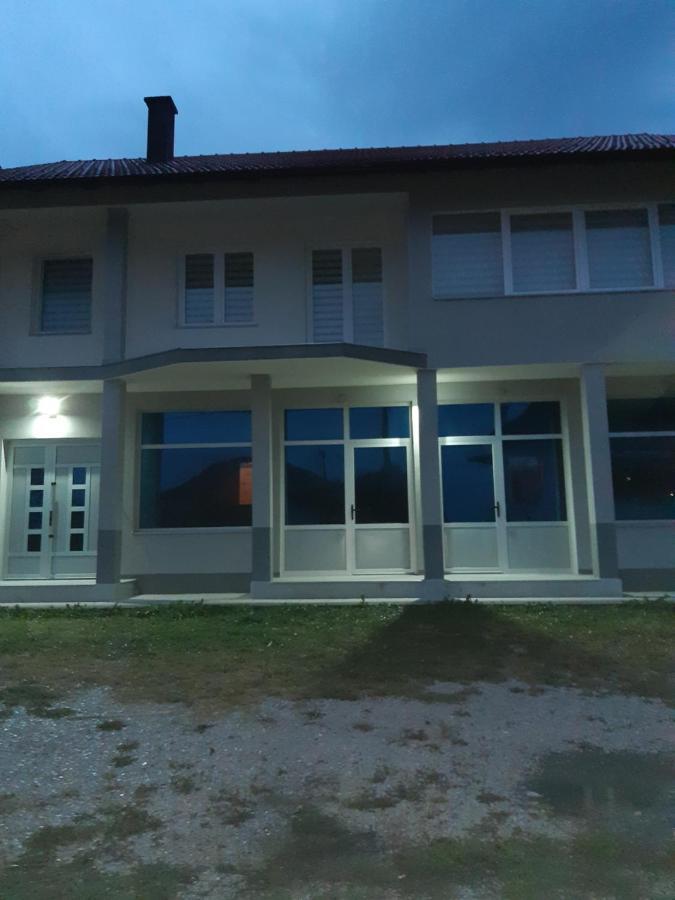 As Guesthouse Krzevici Eksteriør bilde