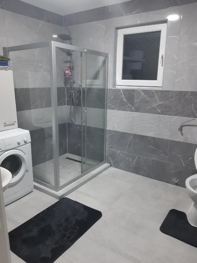 As Guesthouse Krzevici Eksteriør bilde